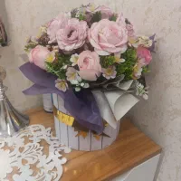 گل مصنوعی نو و گلدان سفالی سالم بزرگ