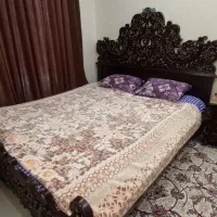 تختخواب و آیینه و دراور و پاتختی تمام منبت
