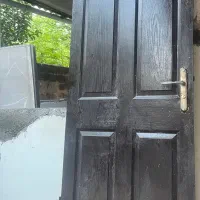 درب  چوبی اناقی سالم با کلاف آهنی