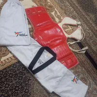 لباس تکواندو و هوگو معاوضه با عصا
