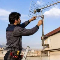 نصاب آنتن تلویزیون و گیرنده داخلی