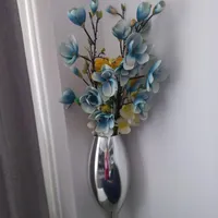 گل و گلدان