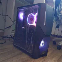 کیس گیمینگ بهمراه مانیتور