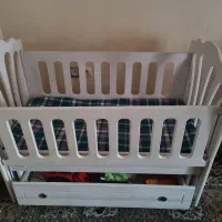 تخت همراه با تشک