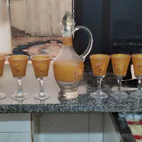 تنگ و لیوان پذیرایی
