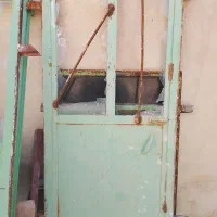 درب آهنی ورقش قدیمی عالی