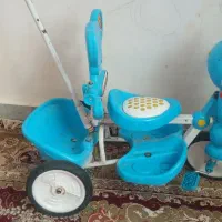 سه چرخه|دوچرخه، اسکیت، اسکوتر|درمیان, |دیوار