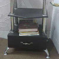 تلفن و میز تلفن