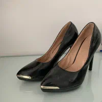 کفش زنانه و مردانه