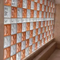 سراسر خانه با نور شیشه ای طبیعی بلوک