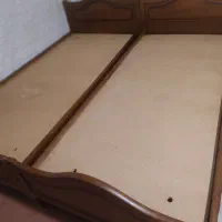 دو عدد تخت چوبی تکنفره