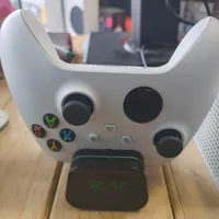 xbox series s فول گیم بهمراه باتری و داک شارژ|کنسول، بازی ویدئویی و آنلاین|رشت, فلسطین|دیوار