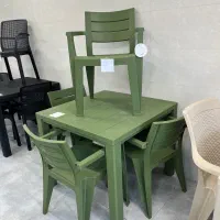 ست صندلی و‌میز پلاستیکی
