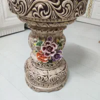 میز کنار سالنی