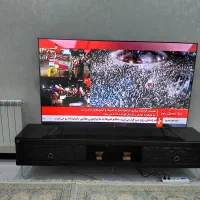 میز تلویزیون زیبا شکیل و نو