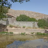 کلاته، خانه‌باغ، آب قنات، زمین