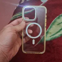 تعدادی قاب آیفون و گوگل پیکسل