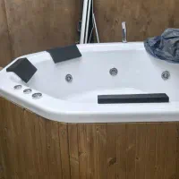 جکوزی ۴ نفره