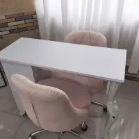 میز ناخن و صندلی