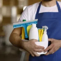 استخدام نیروی خدمات و نظافت
