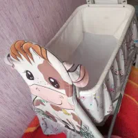 تخت کنار مادر