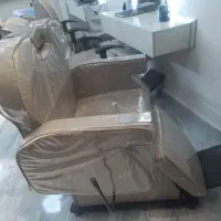 صندلی میکاپ و ۱ صندلی اصلاح کاملا نو