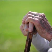 استخدام پرستار برای نگهداری از سالمند خانم