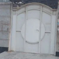 درب حیاط ونفررو بدون چارچوب سالم وتمیز ومحکم