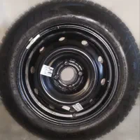 یک حلقه رینگ و لاستیک و رادیات