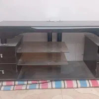 میز تلویزیون شیشه ای سالم بدون شکسته ای