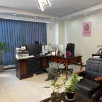 کارشناس فروش خانم