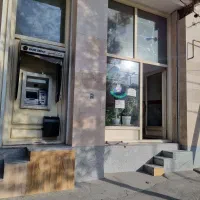 50مترمغازه بهداشتی درخیابان مطهری سردرود