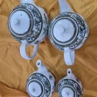 کاسه لیوان بشقاب قوری