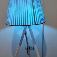 آباژور کنارسالنی سه پایه