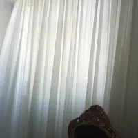 یک جفت پرده سفید هرکدام۱۷۰ ارتفاع عرض ۱۷۰