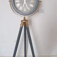 یه عدد ساعت سه پایه و یه عدد صندلی راک