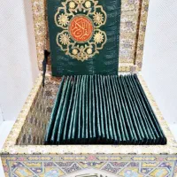 قرآن مجلسی ۱۲۰جلدی،حزبی و جزئی باچاپ صفحه یادبود