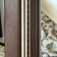 کتیبه و میل پرده