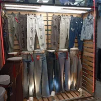 ویترین و قفسه مغازه