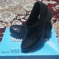 کفش سایز ۳۷