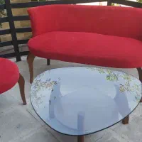 مبل نیم ست ویک میز شیشه وترکیب چوب