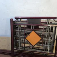 تخت یکنفره فلزی