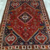 قالیچه قشقایی شیراز  زمینه لاکی