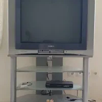 تلویزیون سونی بین ۳۱ تا ۳۷ اینچ با میز بسیار تمیز