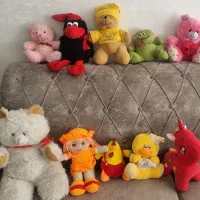تعدادی عروسک در حد نو