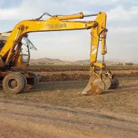 بیل مکانیکی انجام  کلیه خاک برداری لایروبی