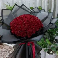 تک شاخه ودسته گل و زیورآلات