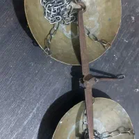 یک عدد ترازوی برنجی سالم فروشی