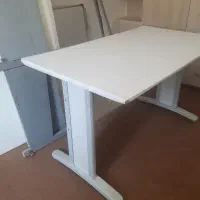 میز کار بسیار محکم  قابل جدا شدن از هم