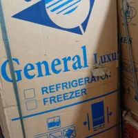 یک یخچال سالم اصلا استفاده نشده رنگ توسی نیم‌فریزر